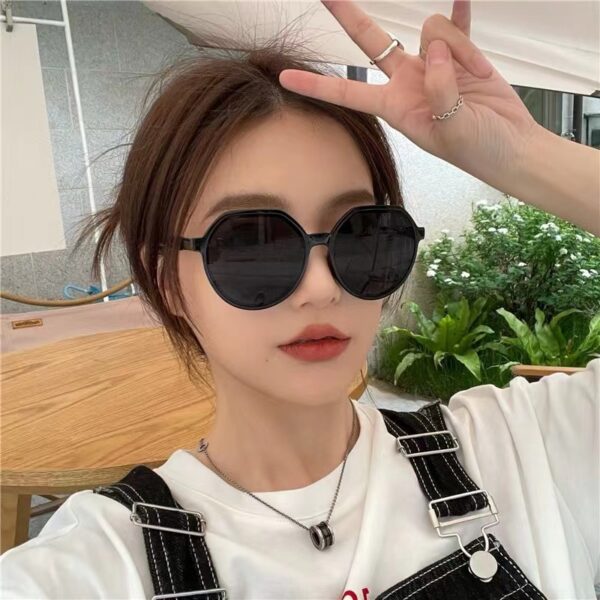 YJ027 Sunglasses Fashionable Retro Small Frame - Image 3