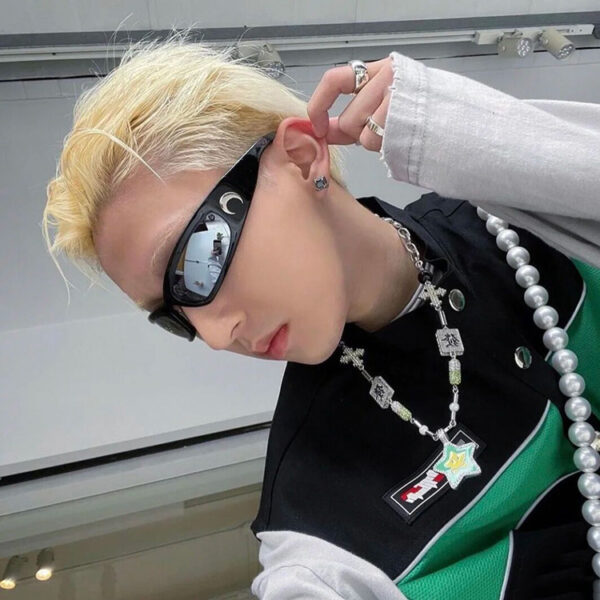 YJ046 Sunglasses Fashionable Futuristic Crescent Decoration