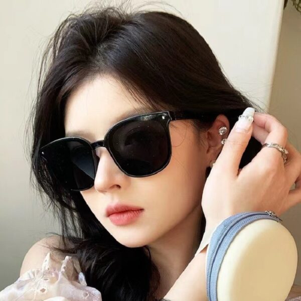 YJ030 Sunglasses Portable Fashionable Foldable Frame