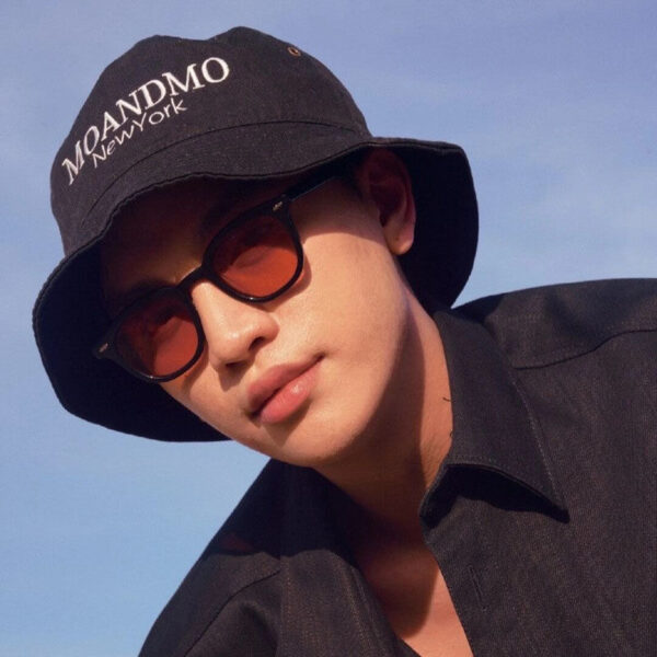 YJ032 Sunglasses Fashionable Classic Frame