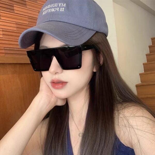 YJ064 Sunglasses Fashionable Integrated Lens Design